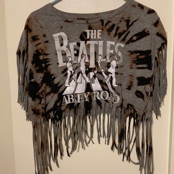 The Beatles Tops - 5/$20💖The Beatles 🍏 Fringe bleach dyed crop top